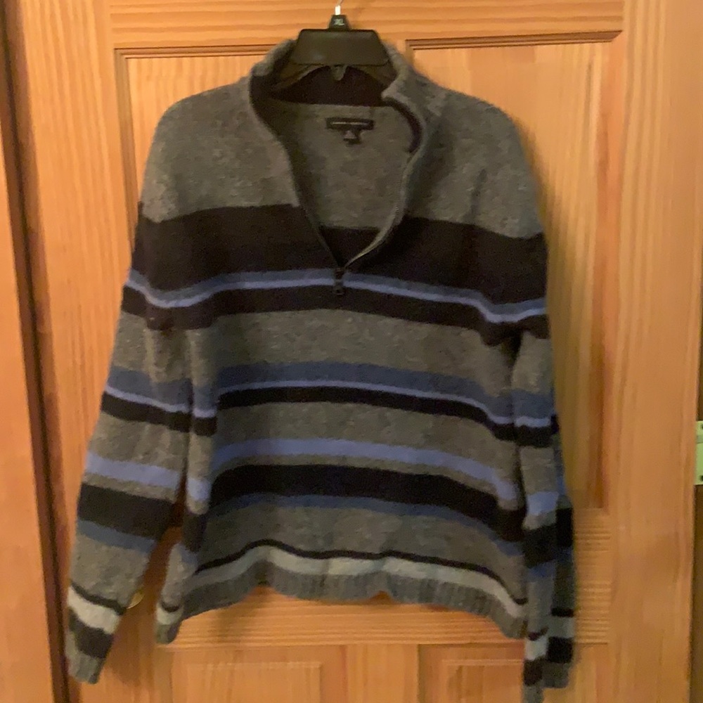 Sweater zip up